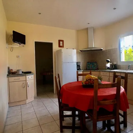 Family - Aux Portes De L'histoire Holiday home *
