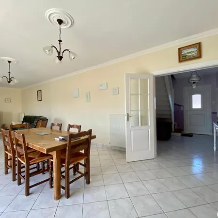 Holiday home Family - Aux Portes De L'histoire