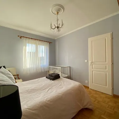 Family - Aux Portes De L'histoire