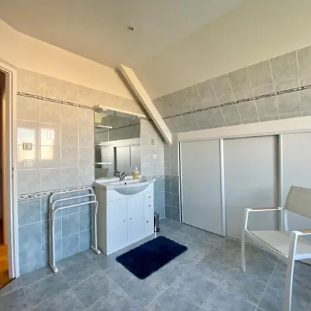 Family - Aux Portes De L'histoire Holiday home Tour-en-Bessin