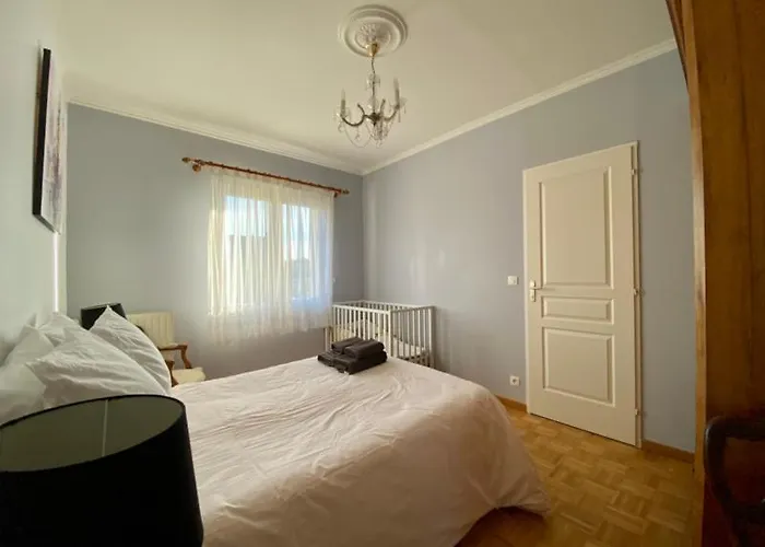 Family - Aux Portes De L'histoire